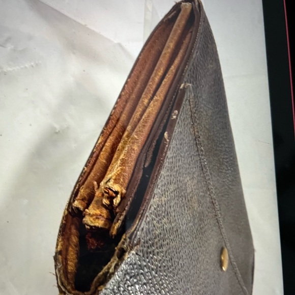 Louis Vuitton Dark Brown Monogram Clutch - Picture 5 of 13